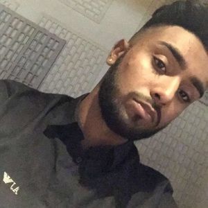 Meet your Posher, Davinder